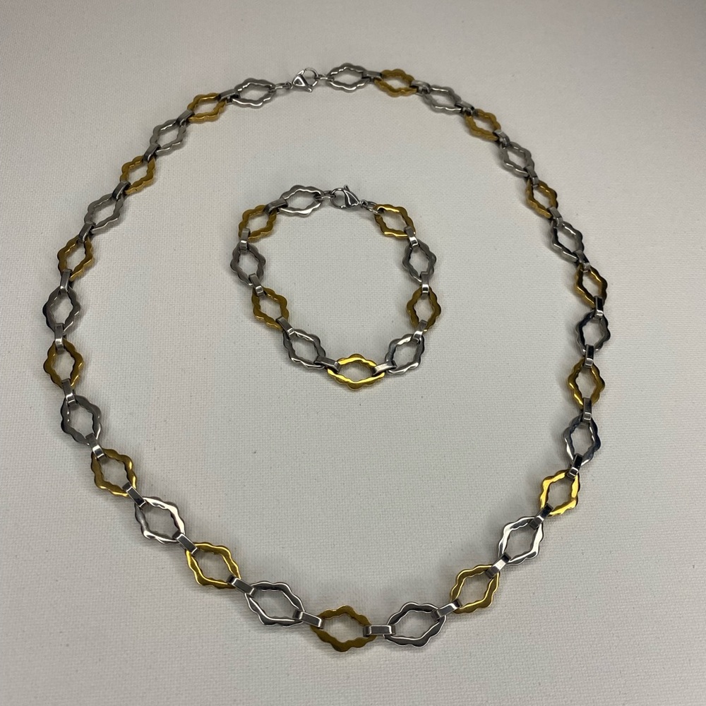Silver and gold stainless steel set